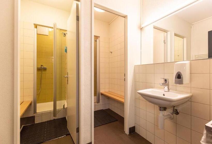 패밀리 룸 공용 욕실, Hostel By Hyve Basel