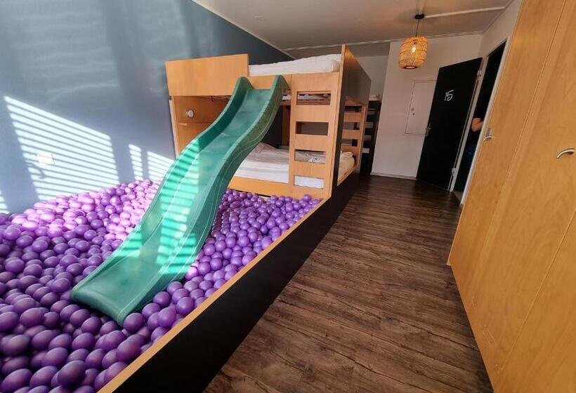 패밀리 룸 공용 욕실, Hostel By Hyve Basel