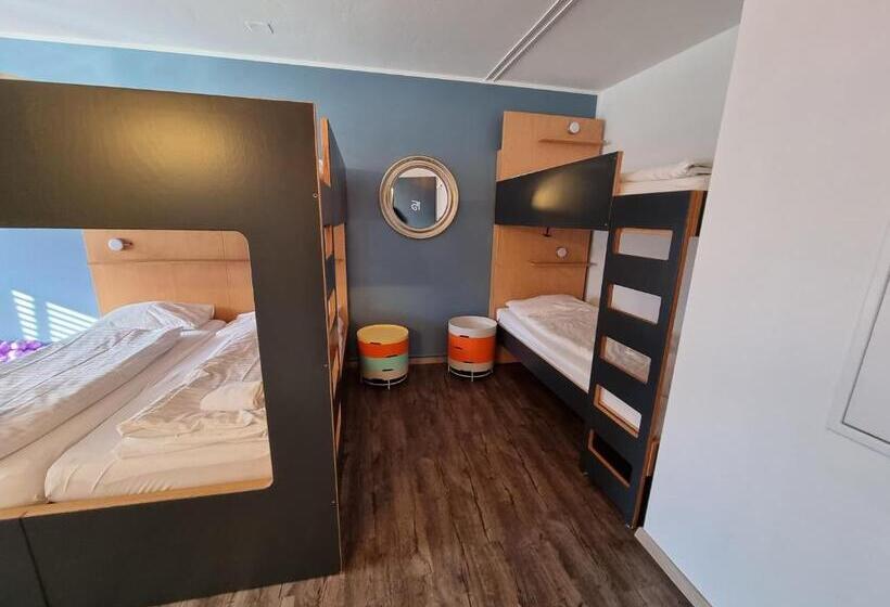 패밀리 룸 공용 욕실, Hostel By Hyve Basel