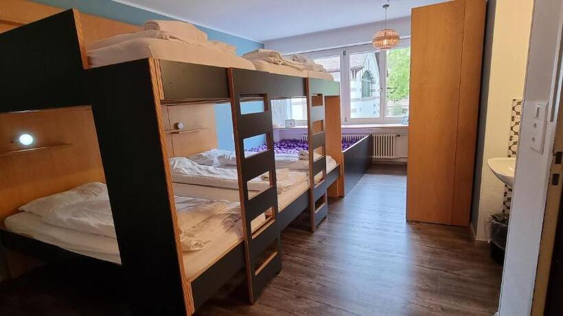 Семейный Номер Совместный Санузел, Hostel By Hyve Basel