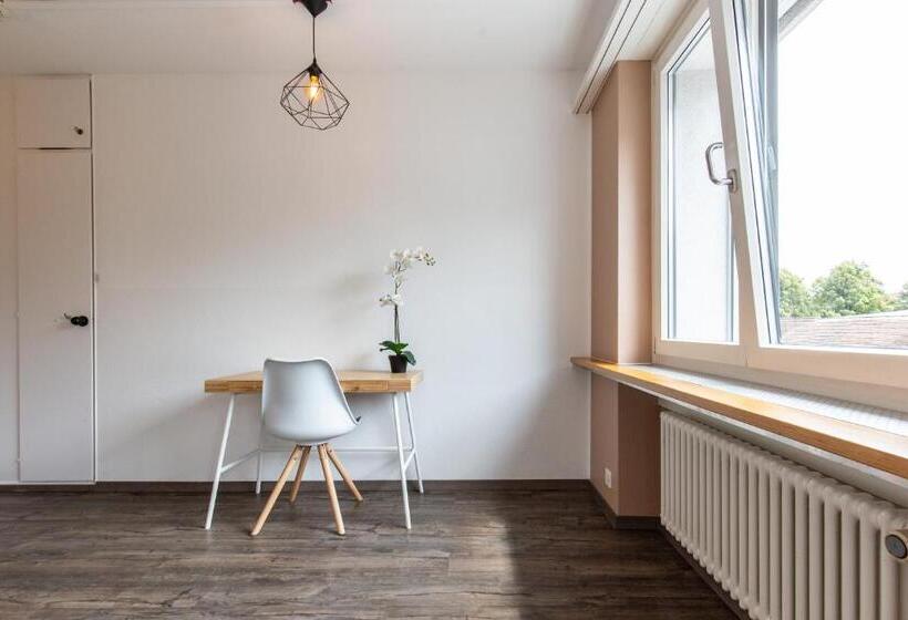 스탠다드 룸 거실포함, Hostel By Hyve Basel