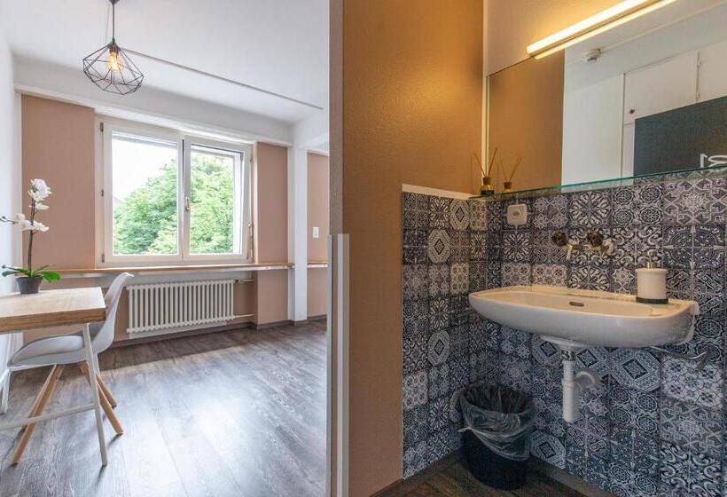 Номер Стандарт с Гостиной, Hostel By Hyve Basel