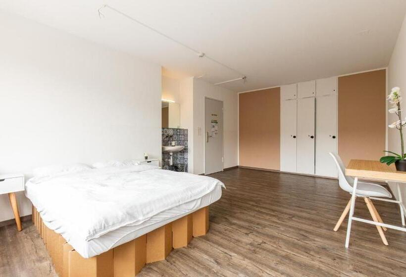 스탠다드 룸 거실포함, Hostel By Hyve Basel