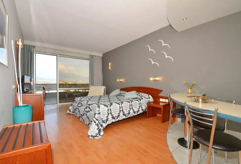 Standard-studio, Evilion Sea And Sun