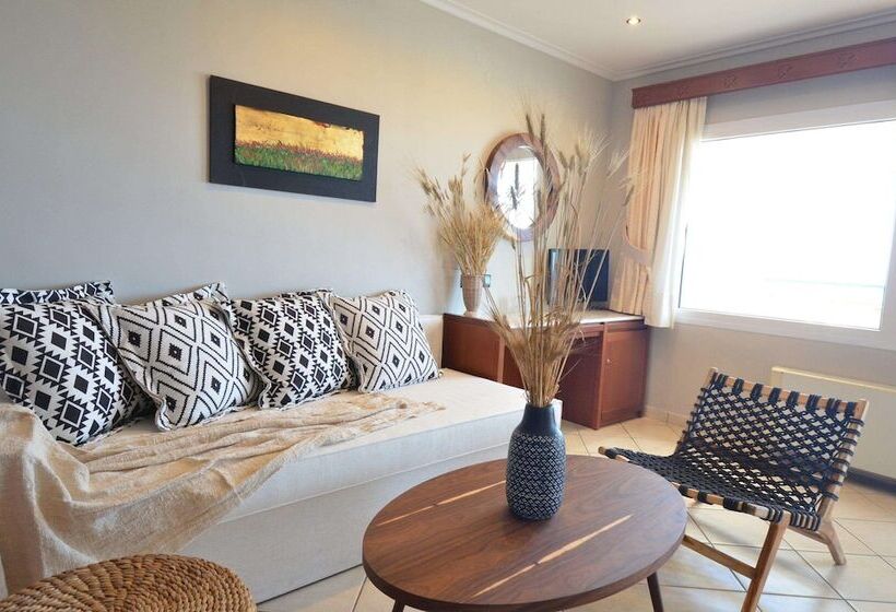 סוויטת ג'וניור נוף לים, Evilion Sea And Sun