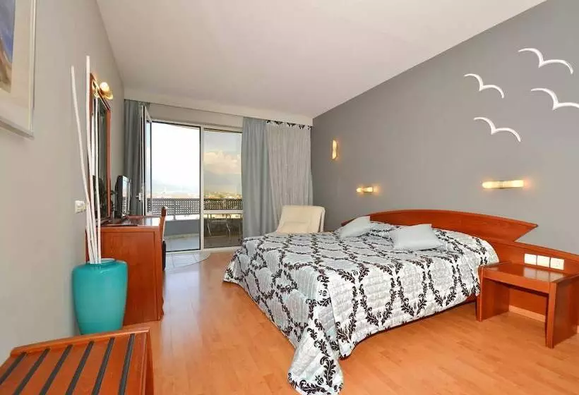 Standard-studio, Evilion Sea And Sun