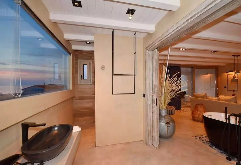 Deluxe Suite Sea View, Evilion Sea And Sun