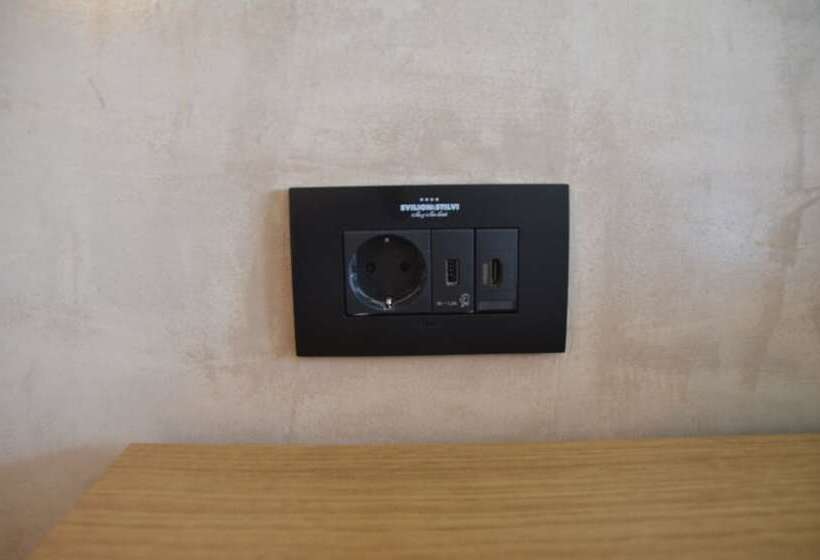 חדר סופריור, Evilion Sea And Sun