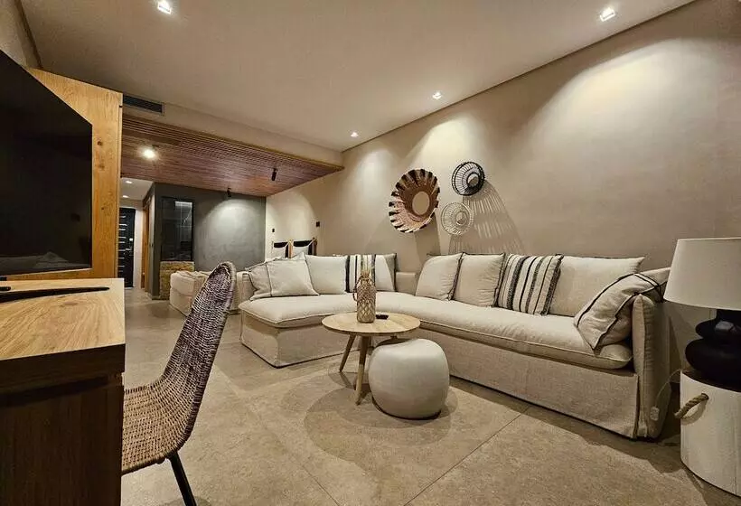 Deluxe-huone, Evilion Sea And Sun