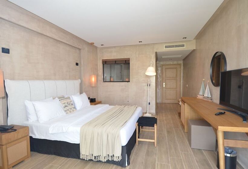 Номер Superior, Evilion Sea And Sun