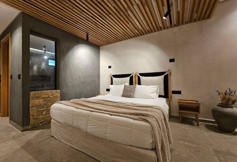 חדר דלוקס, Evilion Sea And Sun