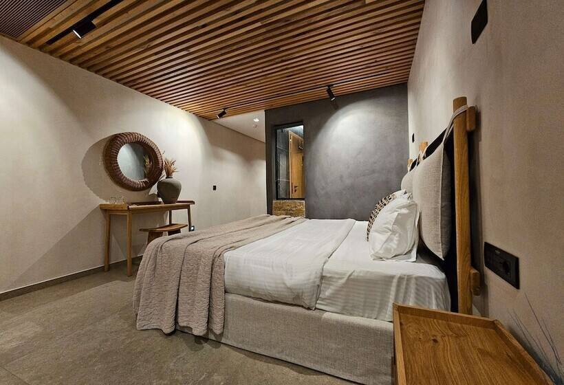 חדר דלוקס, Evilion Sea And Sun