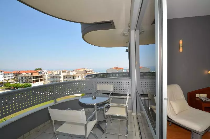Standard-studio, Evilion Sea And Sun