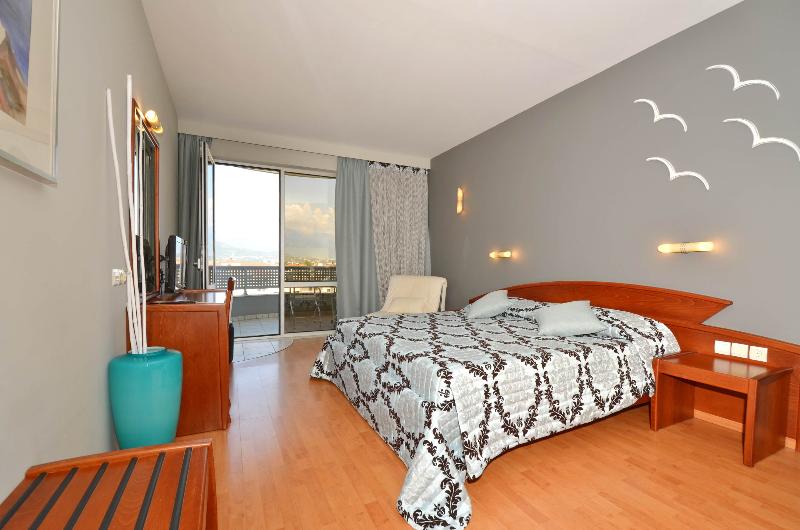 חדר סטודיו סטנדרד, Evilion Sea And Sun