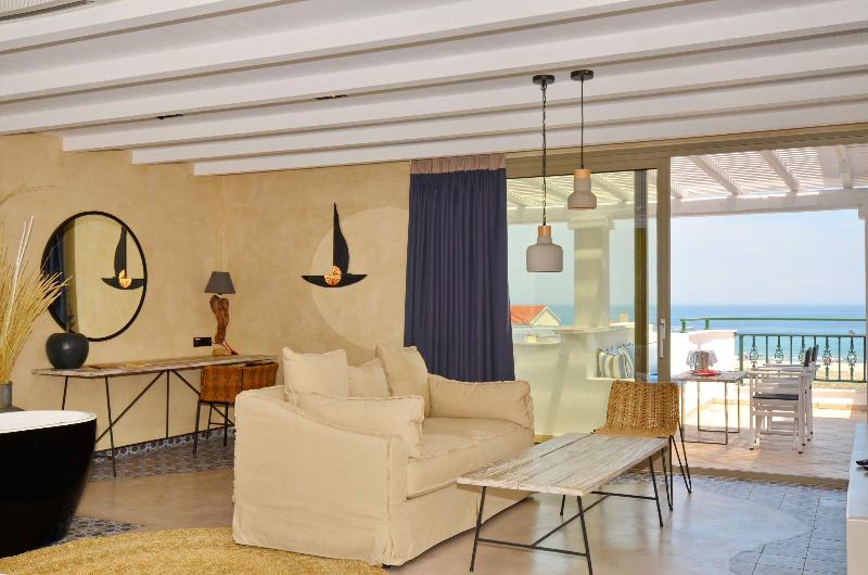 סוויטת דלוקס נוף לים, Evilion Sea And Sun