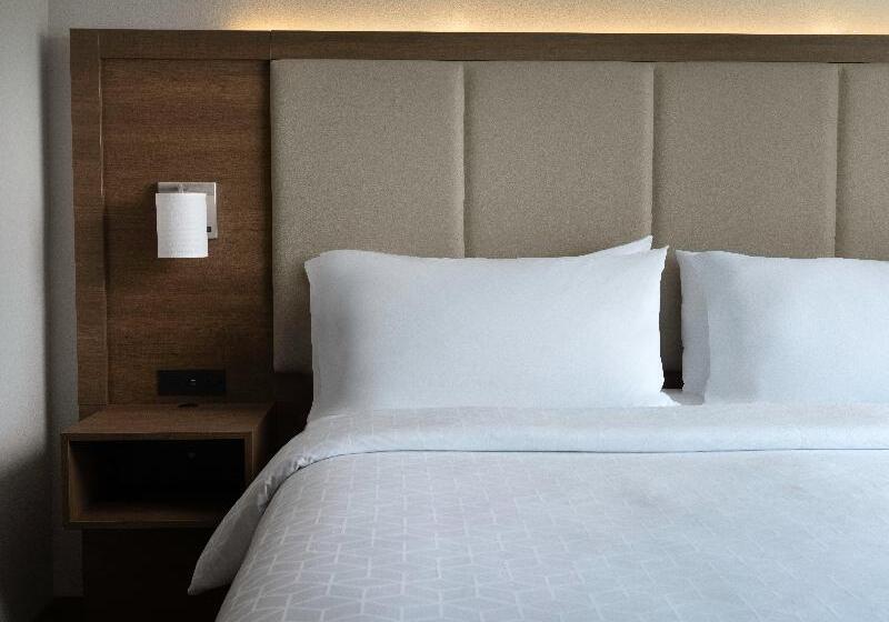 Стандартный Номер Кровать Кинг, Holiday Inn Express Hotel & Suites Olive Branch, An Ihg