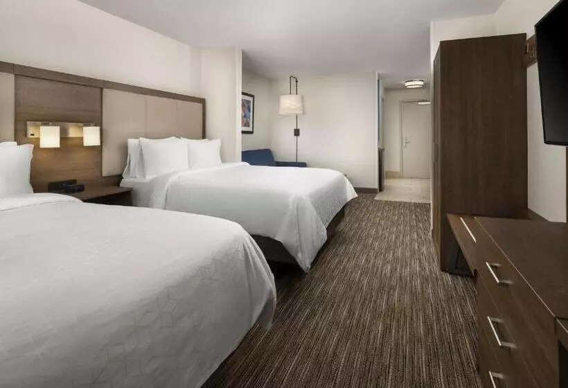 スイート, Holiday Inn Express Hotel & Suites Olive Branch, An Ihg