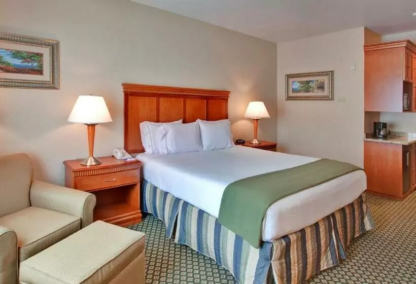 キングサイズベッドのスイートルーム, City Express By Marriott Rancho Cucamonga