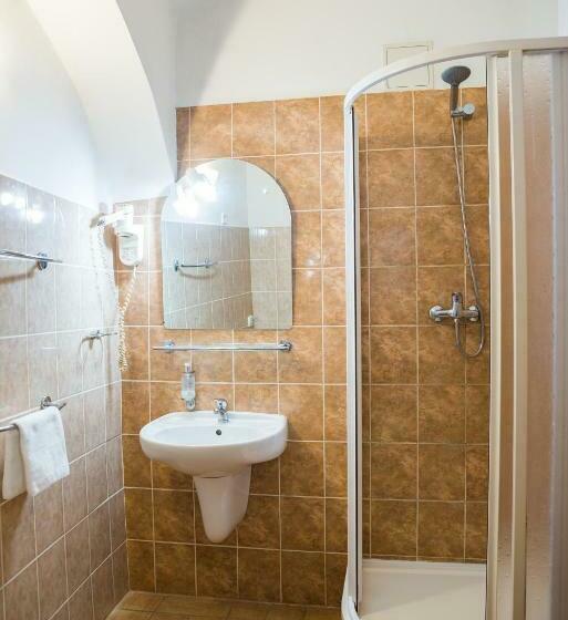 Quarto Triplo Estandar, Hostel Little Quarter