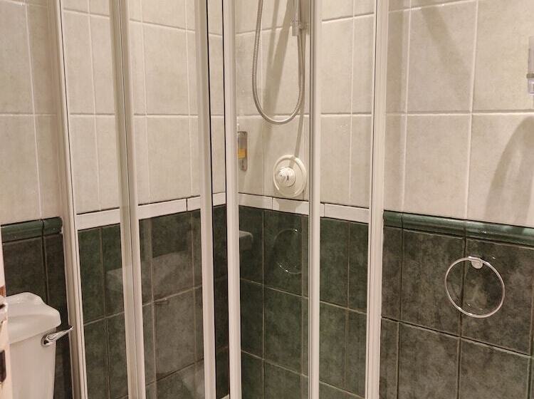 Четырехместный Номер Стандарт, Arundel Park