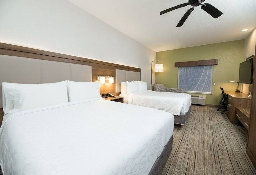 جناح, Holiday Inn Express Hotel & Suites Clinton, An Ihg