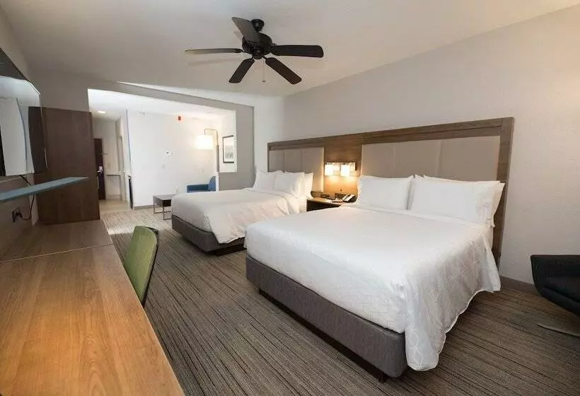 スイート, Holiday Inn Express Hotel & Suites Clinton, An Ihg