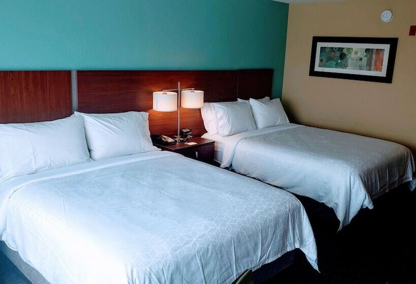 Номер Стандарт, Holiday Inn Express Hotel & Suites Hinesville, An Ihg