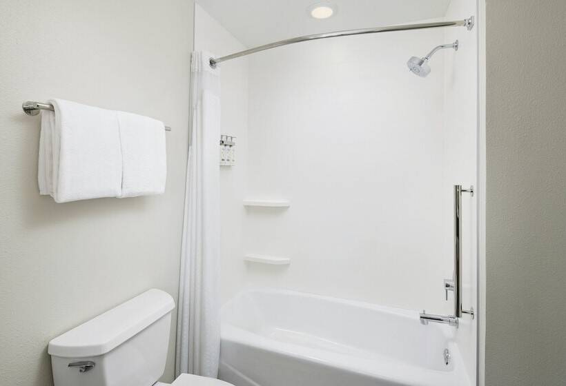 جناح, Holiday Inn Express Hotel & Suites Port St. Lucie West, An Ihg