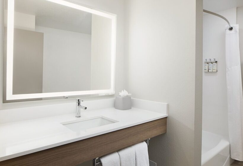 장애인을 위한 스위트, Holiday Inn Express Hotel & Suites Port St. Lucie West, An Ihg