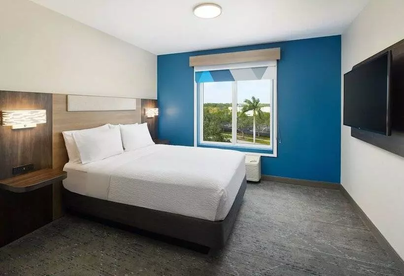 身障者適用スイートルーム, Holiday Inn Express Hotel & Suites Port St. Lucie West, An Ihg