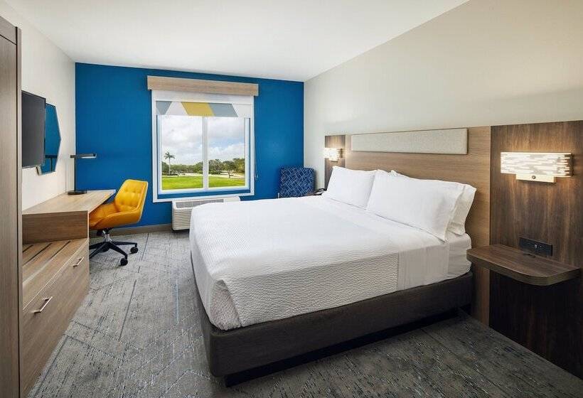 جناح لذوى الاحتياجات الخاصة, Holiday Inn Express Hotel & Suites Port St. Lucie West, An Ihg
