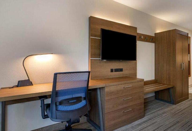 带大床的标准间, Holiday Inn Express Hotel And Suites Natchitoches, An Ihg