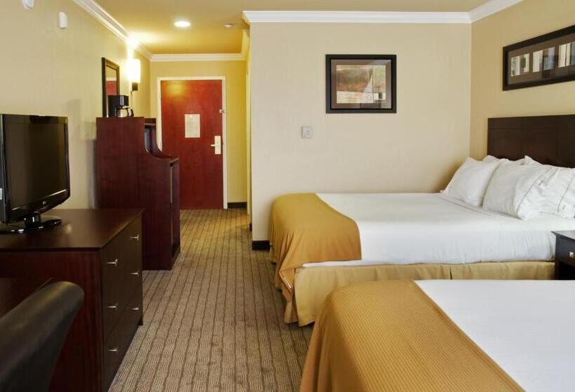 스탠다드 룸, Holiday Inn Express Hotel And Suites Natchitoches, An Ihg