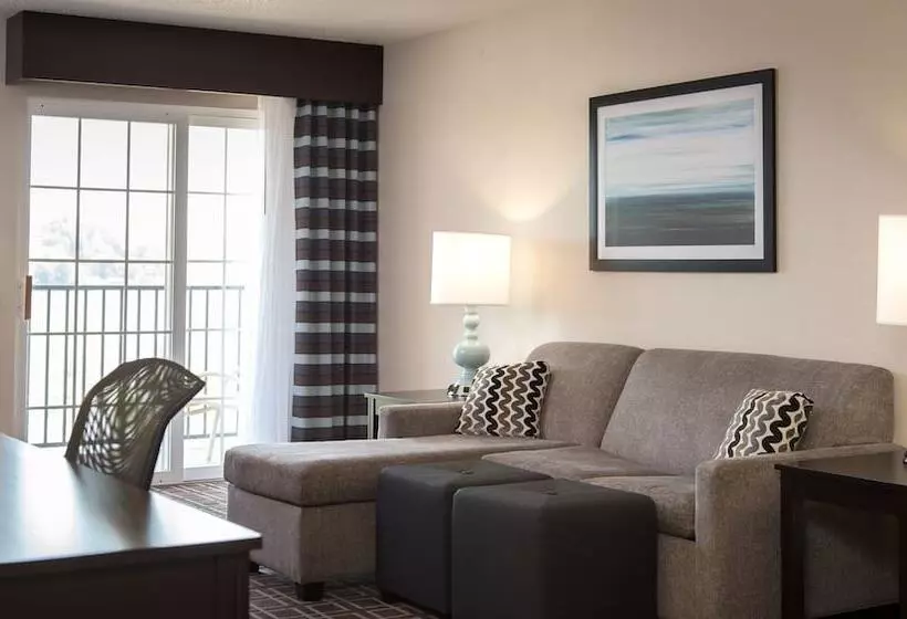 リバービュースイート, Holiday Inn Express Le Claire Riverfront Davenport, An Ihg