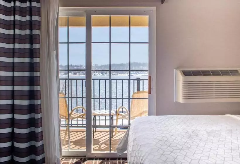 キングサイズベッドのエクゼクティブルーム, Holiday Inn Express Le Claire Riverfront Davenport, An Ihg