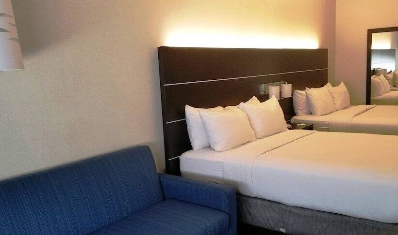 סוויטה, Holiday Inn Express Madera, An Ihg