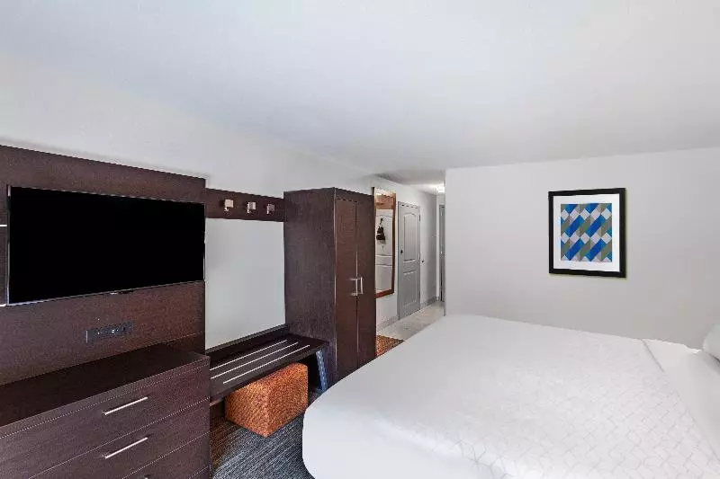 身障者適用スタンダードルーム, Holiday Inn Express & Suites Baton Rouge East, An Ihg