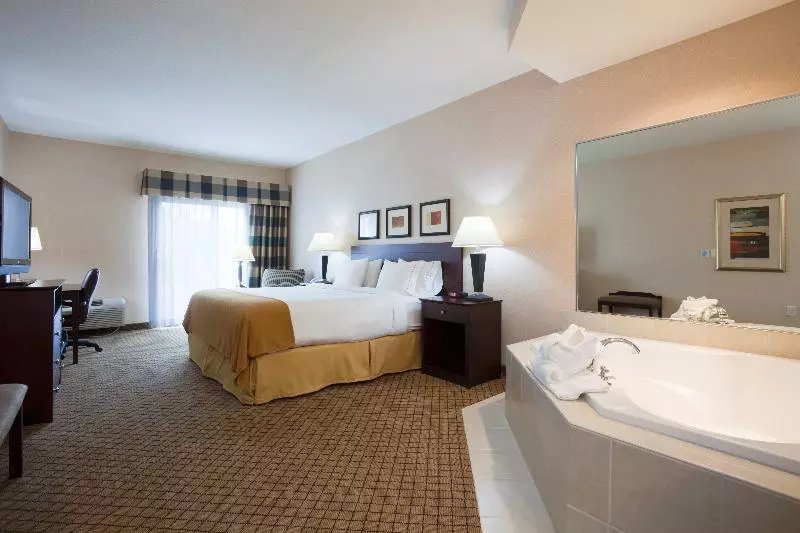 キングサイズベッドのスタンダードルーム, Holiday Inn Express Winona, An Ihg
