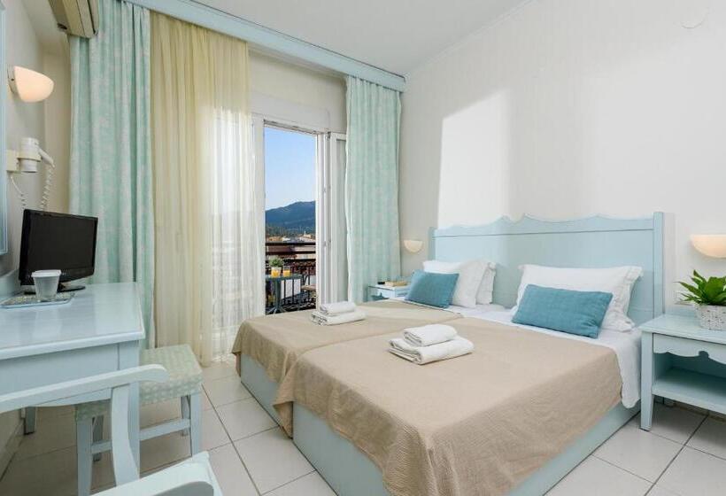 غرفة قياسية مطلة على المدينة, Timoleon