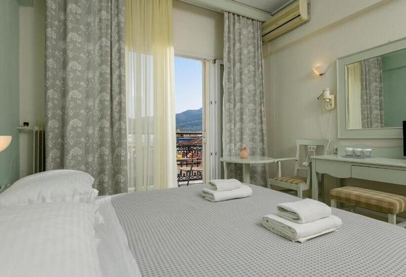 غرفة قياسية مطلة على المدينة, Timoleon