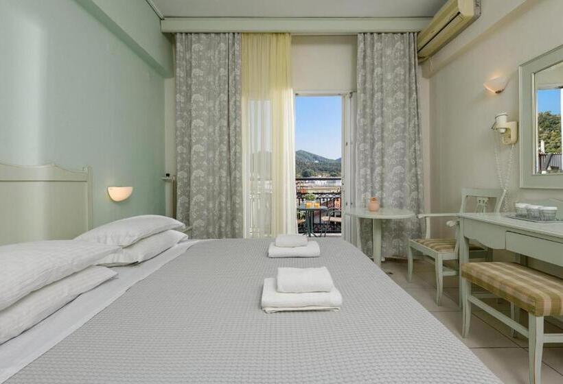 غرفة قياسية مطلة على المدينة, Timoleon