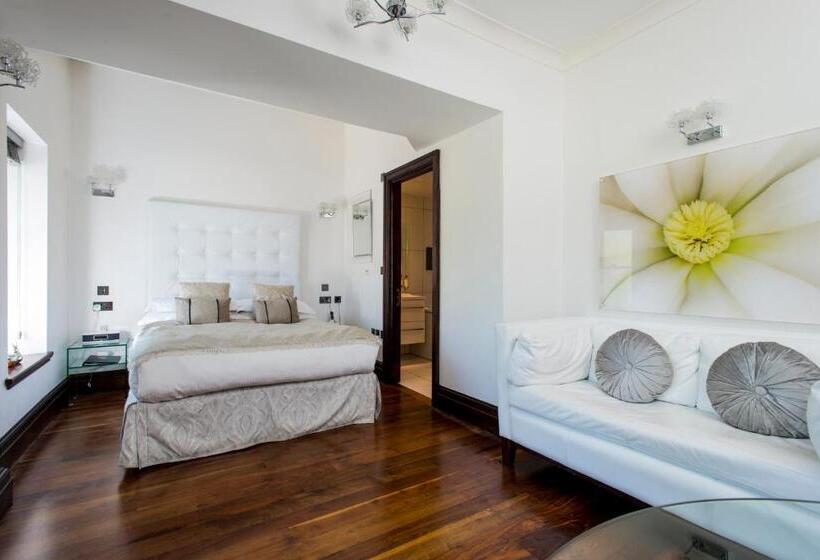 자쿠지 스위트, Windermere Suites