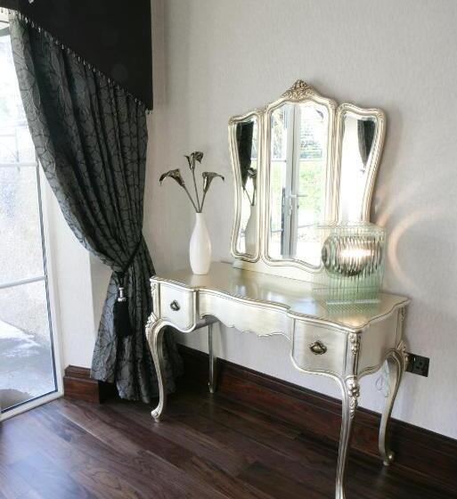 스위트 킹사이즈 침대, Windermere Suites