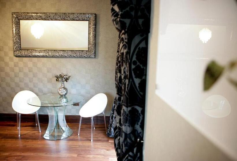 스위트 킹사이즈 침대, Windermere Suites