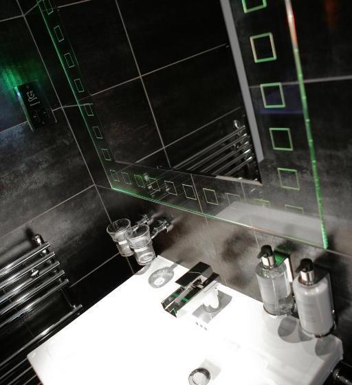 스위트 킹사이즈 침대, Windermere Suites