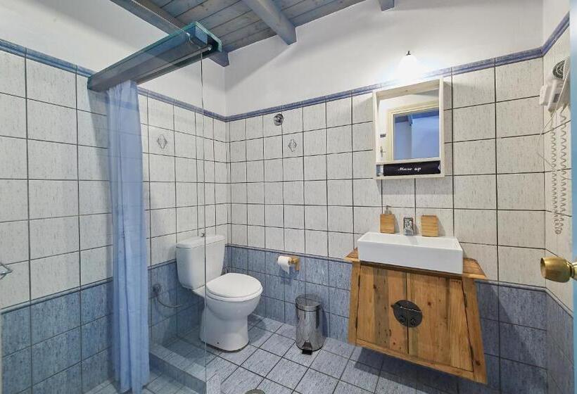 سوئیت جونیور خانوادگی, Kerame Studios & Apartments