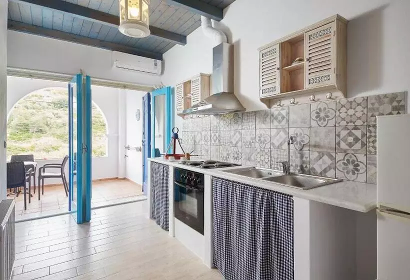 سوئیت جونیور خانوادگی, Kerame Studios & Apartments