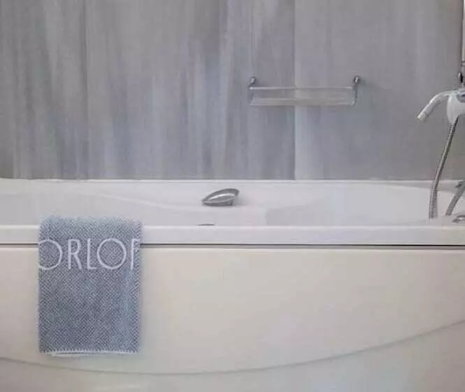 スイート, Orloff Resort