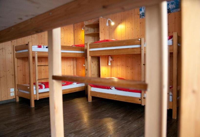 Номер Стандарт Четырехместный Совместный Санузел, Valley Hostel