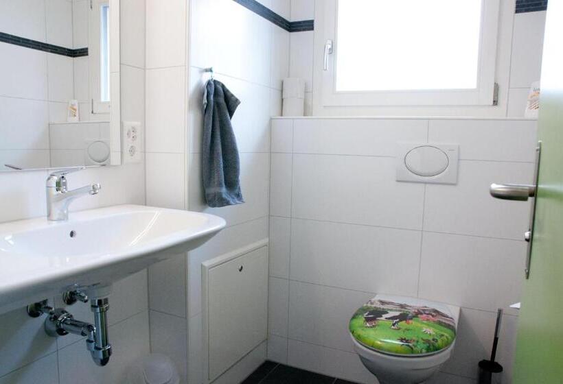 Трехместный Номер Стандарт Совместная Ванная, Valley Hostel